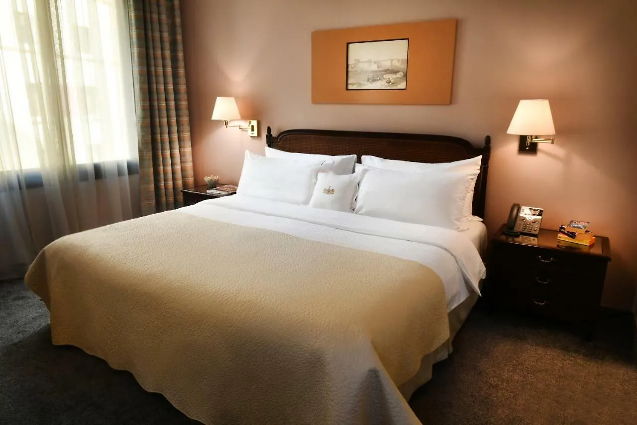 Le Bristol Hotel Bejrut 5*,